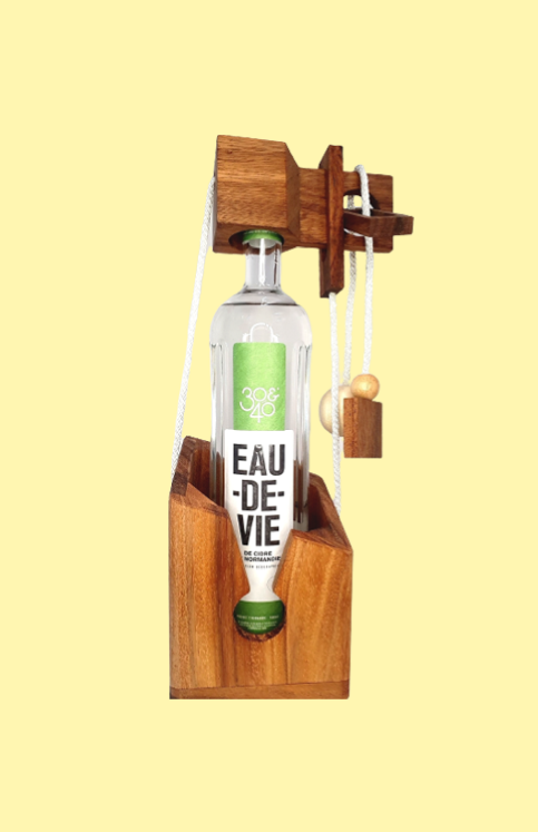 Bouteille casse-tête Eau-de-vie de chez 30&40